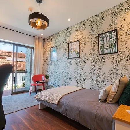 Pensjonat 7min To Uni Se-velha - Ac - Bbq & Gym -work Desk - 300mbs Wifi - 6 Coimbra