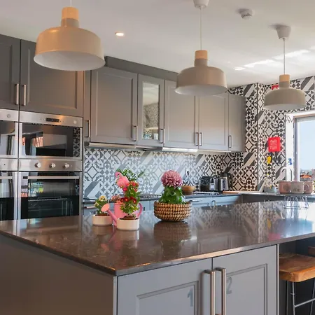 Gasthof 7min To Uni Se-velha - Ac - Work Desk - 300mbs Wifi - 6 Coimbra