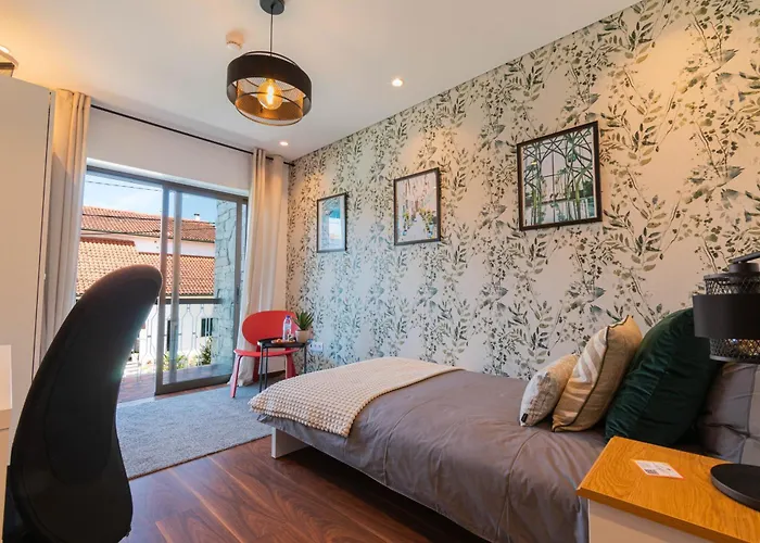 Guest house 7min To Uni Se-velha - Ac - Work Desk - 300mbs Wifi - 6 Coimbra